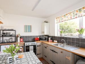 Dapur atau dapur kecil di 9 Ty Du Road