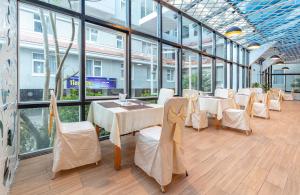 Sjónvarps- og/eða afþreyingartæki á Vietsovpetro Hotel Dalat