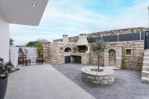 Patio nebo venkovní prostory v ubytování Villa Perahori