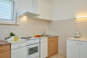 Kuchyňa alebo kuchynka v ubytovaní Apartment Marijana