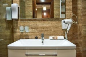 Koupelna v ubytování HOTEL ADRIANO