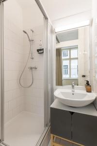 A bathroom at Servus at Naschmarkt