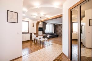 Posedenie v ubytovaní Apartamenty Karmelicka Deluxe Old Town WAWELOFTS