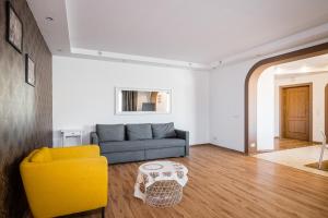 Posedenie v ubytovaní Apartamenty Karmelicka Deluxe Old Town WAWELOFTS
