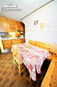 Kuchyňa alebo kuchynka v ubytovaní Baite Costaccia App 3 by Livigno Accomodation