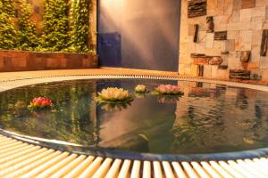 The swimming pool at or close to Hotel Iceberg Bansko