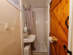 Gallery image of 17th-Century One Bed Studio with Parking & Garden! in Elkesley