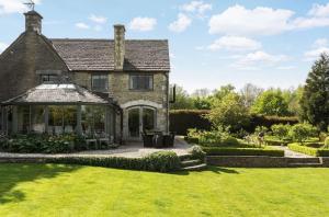 Gallery image of Cotswold Farm- Idyllic location in Stroud