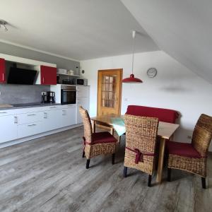 Kuchyň nebo kuchyňský kout v ubytování Ferienwohnung Adelhardt
