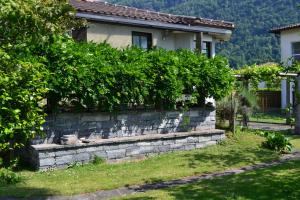 Zahrada ubytování Ferienhaus mit Garten in CH 6616 Losone Tessin Casa Sabina