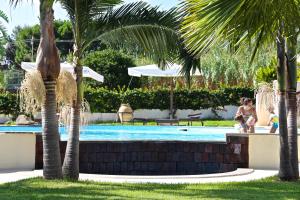 The swimming pool at or close to Residence Hotel La Giara