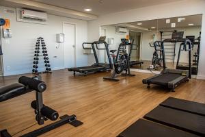Fitness center at/o fitness facilities sa Rio Hotel by Bourbon Maringá