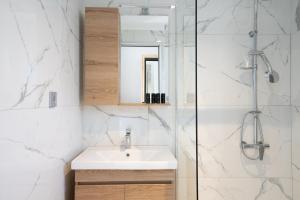 Sarah Luxury Rooms的一间浴室