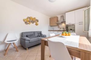 Kuchyňa alebo kuchynka v ubytovaní Appartamento in Villa Gelsomino
