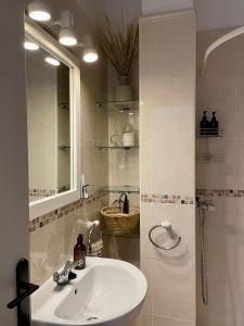 Kylpyhuone majoituspaikassa Apartamentos Carabela