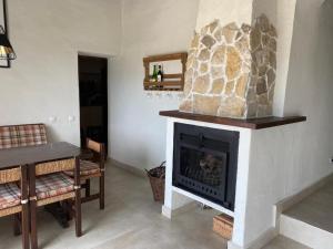 Photo de la galerie de l'établissement Quinta Omorka Cottage, à Lagos 19 autres photos