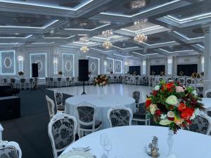 Restaurace v ubytování HOTEL ADRIANO + 37 fotografií