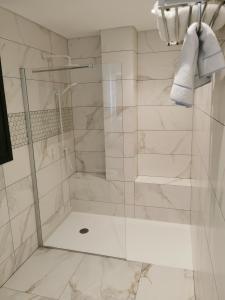 Koupelna v ubytování Y & P LATCHI HOTEL