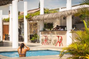 Bazén v ubytování Hotel La Ría Playas nebo v jeho okolí