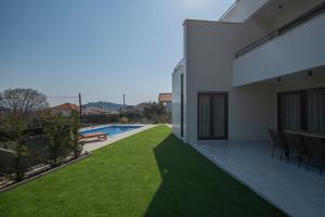 Bazén v ubytovaní Villa Magna luxury apartments alebo v jeho blízkosti