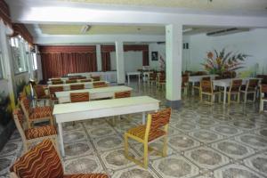 Glorianna Hotel餐厅或其他用餐的地方