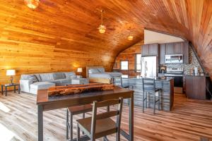 Kuchyň nebo kuchyňský kout v ubytování Seneca Lake Getaway