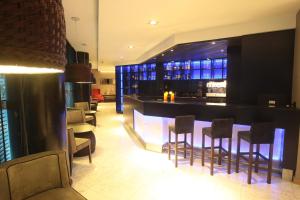 利古因111号酒店酒廊或酒吧区