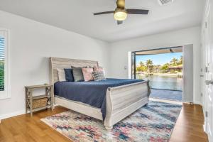 En eller flere senge i et værelse på The Mermaid Manor + 42 billeder