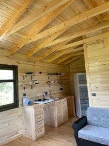 Kuchyň nebo kuchyňský kout v ubytování Lake Wood House