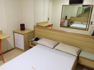 Ліжко або ліжка в номері Hotel Encontros (Adult Only)