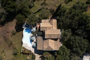 Bazén v ubytovaní Villa Anemelia by Rodostamo Collection alebo v jeho blízkosti