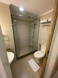 Bilik mandi di All Sedayu Hotel Kelapa Gading