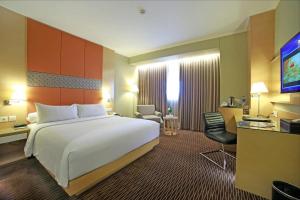 Televisyen dan/atau pusat hiburan di All Sedayu Hotel Kelapa Gading