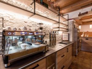 A kitchen or kitchenette at Hotel Gänsleit