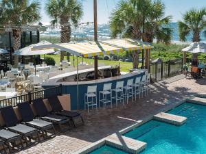 Basen w obiekcie Ocean-front Condo with Pools, Lazy River and Water Park lub w pobliżu