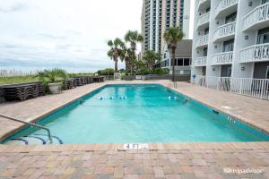 Basen w obiekcie Ocean-front Condo with Pools, Lazy River and Water Park lub w pobliżu
