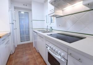 Kuchyňa alebo kuchynka v ubytovaní Apartamento Ayamonte Isla Canela Golf