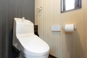 Bathroom sa Daisenji Lodge Ing 藍 地下鉄鞍馬口駅から徒歩1分