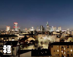 Imagen de la galería de Stelvio Rooftop - Penthouse skyline with terrace and jacuzzi, en Milán