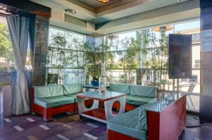 Posezení v ubytování Shade Hotel Manhattan Beach