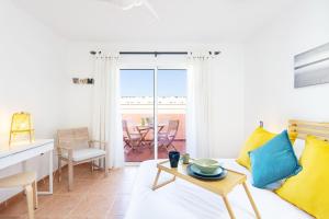 Photo de la galerie de l'établissement Home2Book Stunning Apartment Candelaria, Terrace, à Candelaria