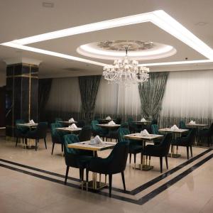 Haden Hotel tesisinde bir restoran veya yemek mekanı