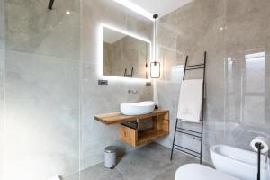 Koupelna v ubytování Luxury villa GRANDIOSA with sauna and jacuzzi