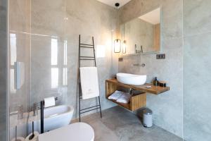 Koupelna v ubytování Luxury villa GRANDIOSA with sauna and jacuzzi