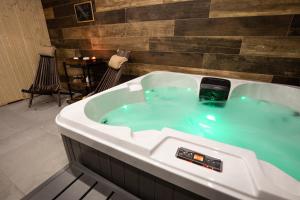 Fotografie z fotogalerie ubytování Luxury villa GRANDIOSA with sauna and jacuzzi v destinaci Baška
