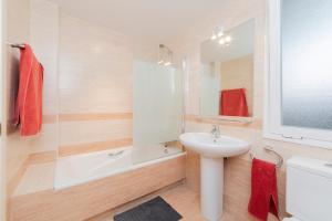 Koupelna v ubytování APARTAMENTO MADRID rio 4ºA + 7 fotografií