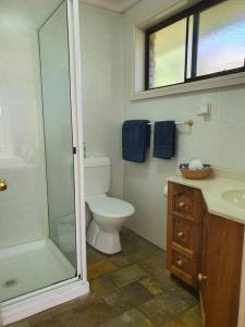 ห้องน้ำของ The Junction Estate COOL CALM COZY A Home N Host Property