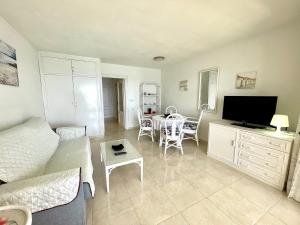 Telewizja i/lub zestaw kina domowego w obiekcie Torre Principado - Aloturin Benidorm