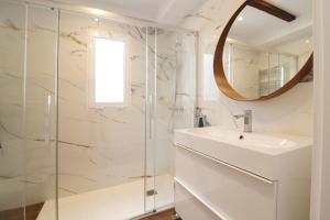 Koupelna v ubytování Casa señorial en el corazón del Puerto by Hometels + 37 fotografií