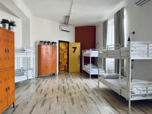 A bed or beds in a room at QUO Milano
